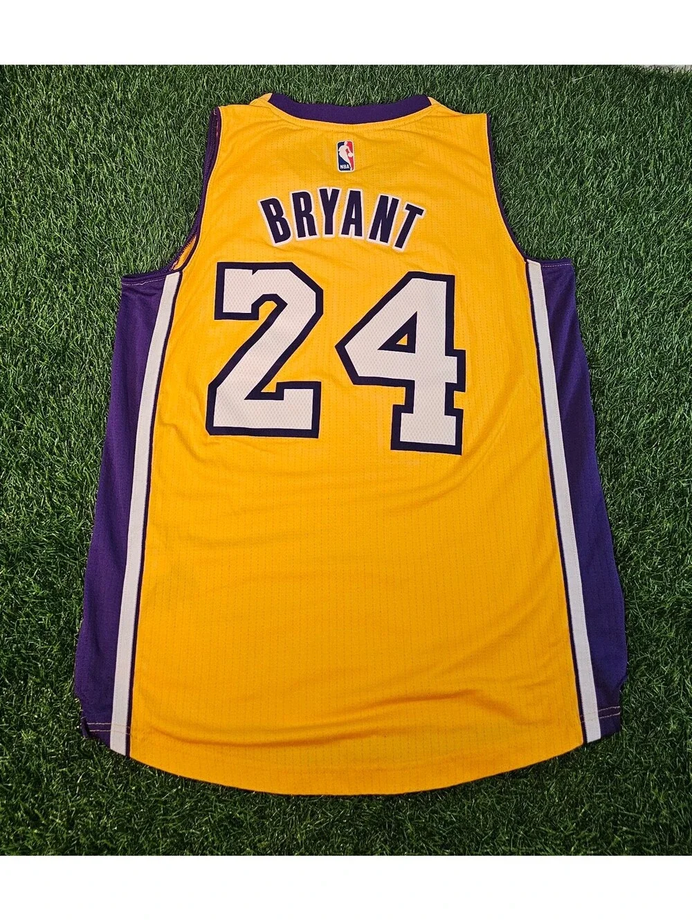 Authentic Los Angeles Lakers #24 Kobe Bryant NBA Swingman Jersey Size S